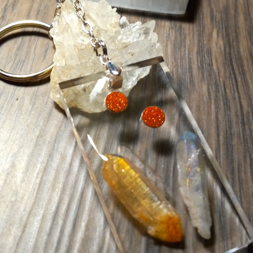 🧡🧡Aura quartz🌌Goldstone keychain/window charm